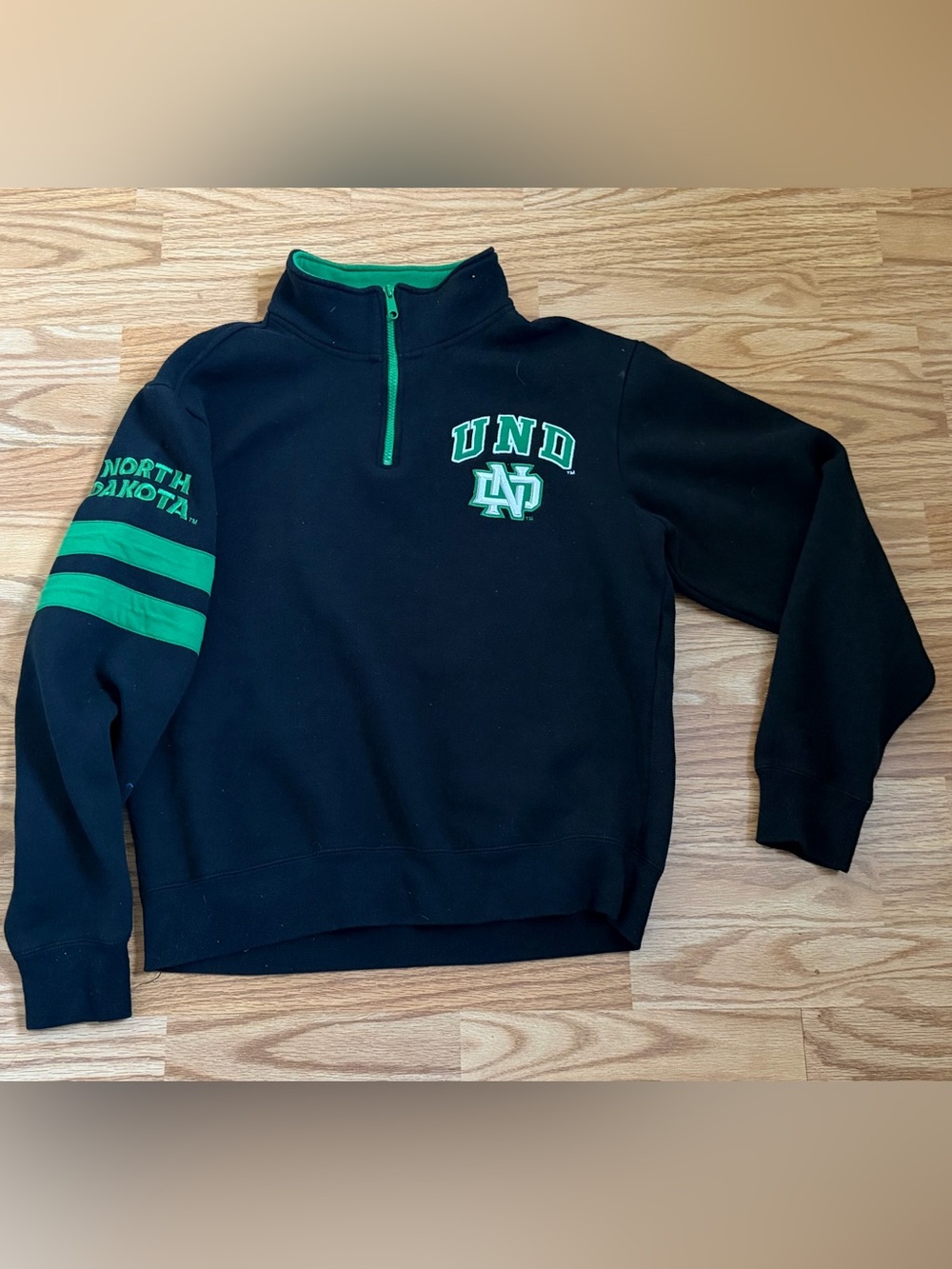UND North Dakota Black & Green Quarter-Zip Sweatshirt